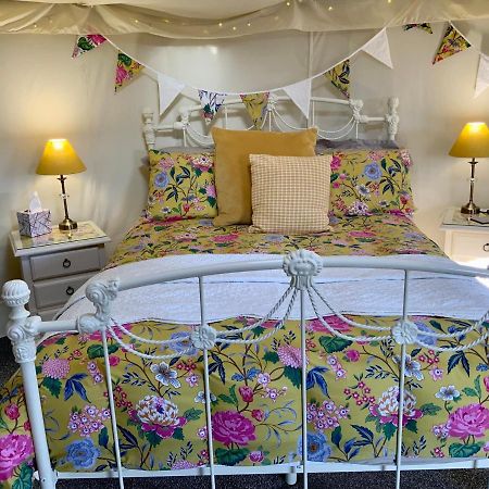 Bramble Lodge Glamping Лаут Экстерьер фото